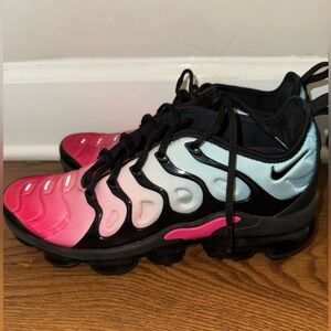 Nike Women’s Air Vapormax Plus